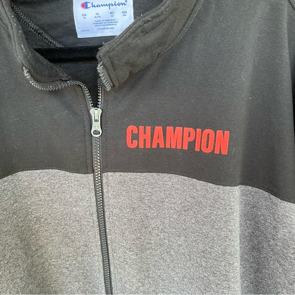 Zip up Champion sweatshirt. men’s size: XL. Unisex - Picture 2 of 9